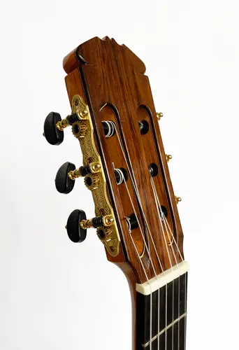 eduardo-duran-ferrer-headstock-1.webp