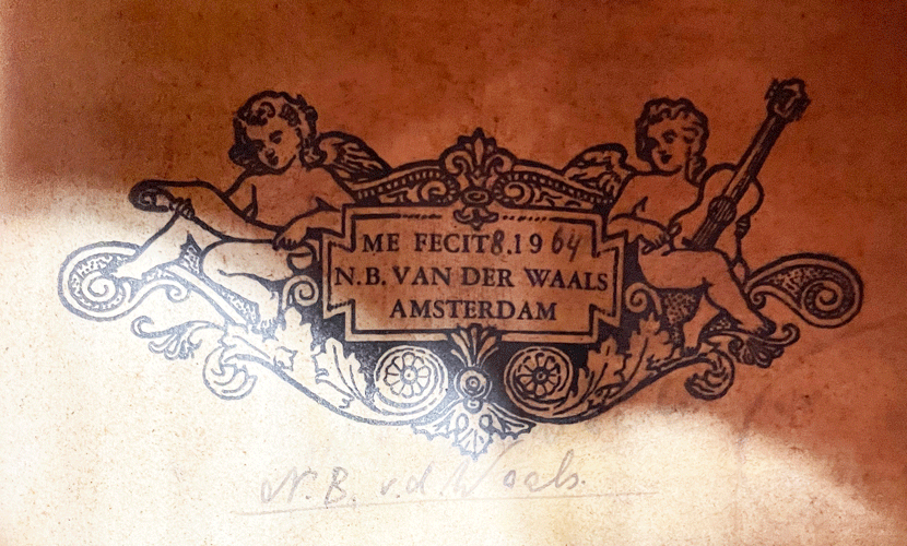 V.D)waals-1974.gif