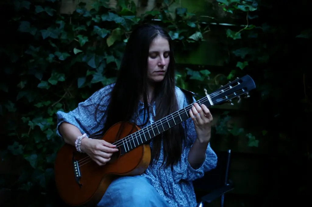 10 Guitar or Ukelele Lessons